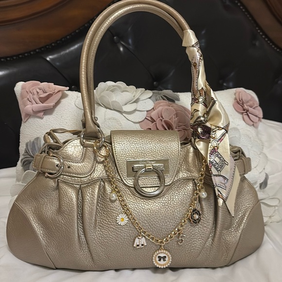 SALVATORE FERRAGAMO 🍀LEATHER Gold Bag 🤎 EXCELLENT Condition - Picture 12 of 12